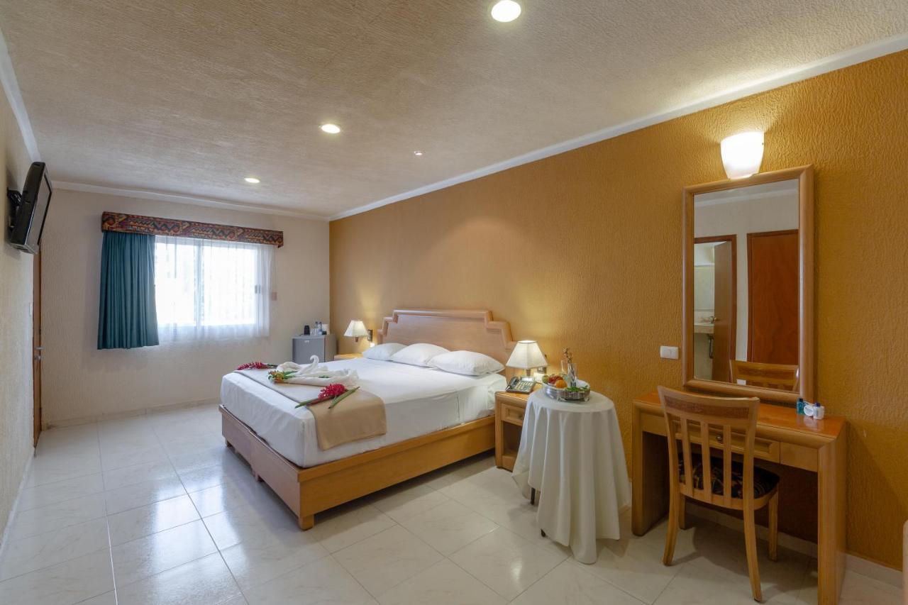 Tecnohotel Itzaes Merida Exterior photo